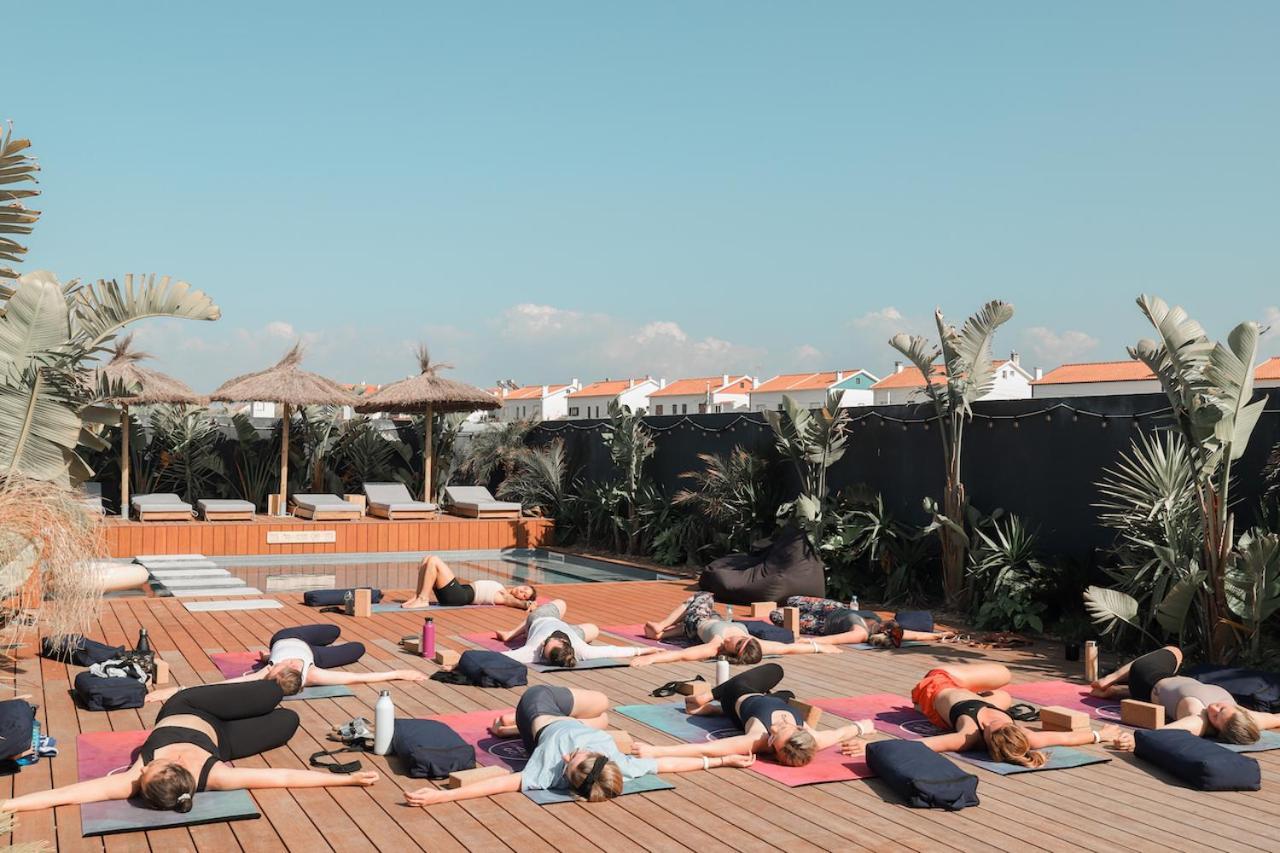 The Salty Pelican Yoga & Surf Retreat Hotel Peniche Ngoại thất bức ảnh